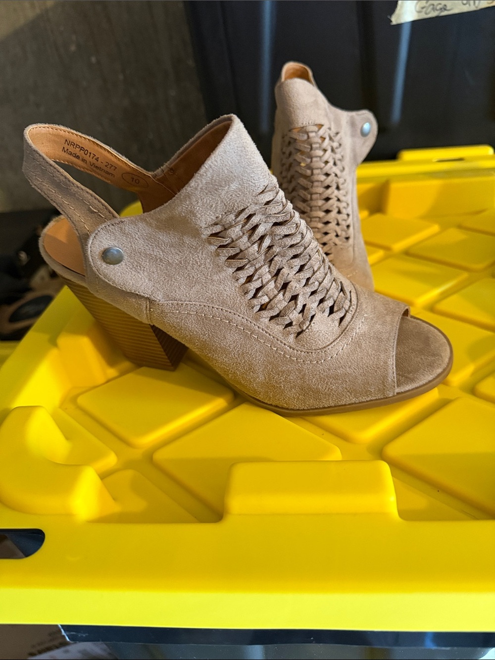 Women's Tan Suede Woven Peep-Toe Slingback Heels